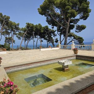 Santa Romana – Outside of the House